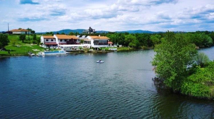 Thrassa Hotel Tycheron ภายนอก รูปภาพ