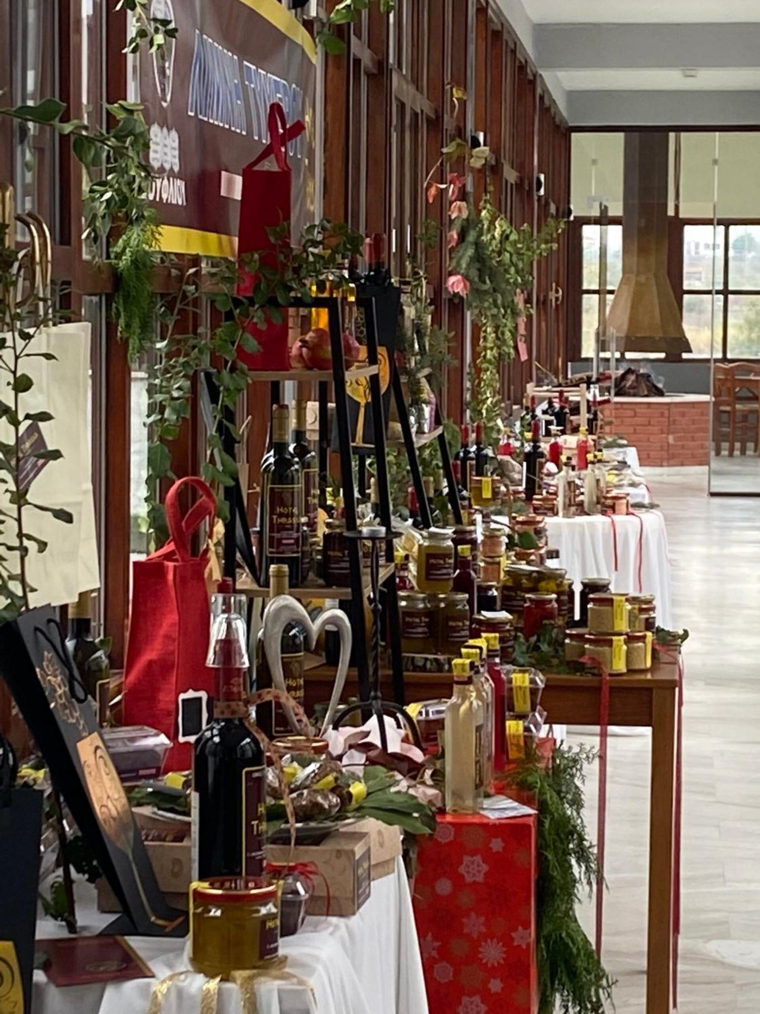 Thrassa Hotel Tycheron ภายนอก รูปภาพ
